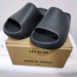 Yeezy Slide